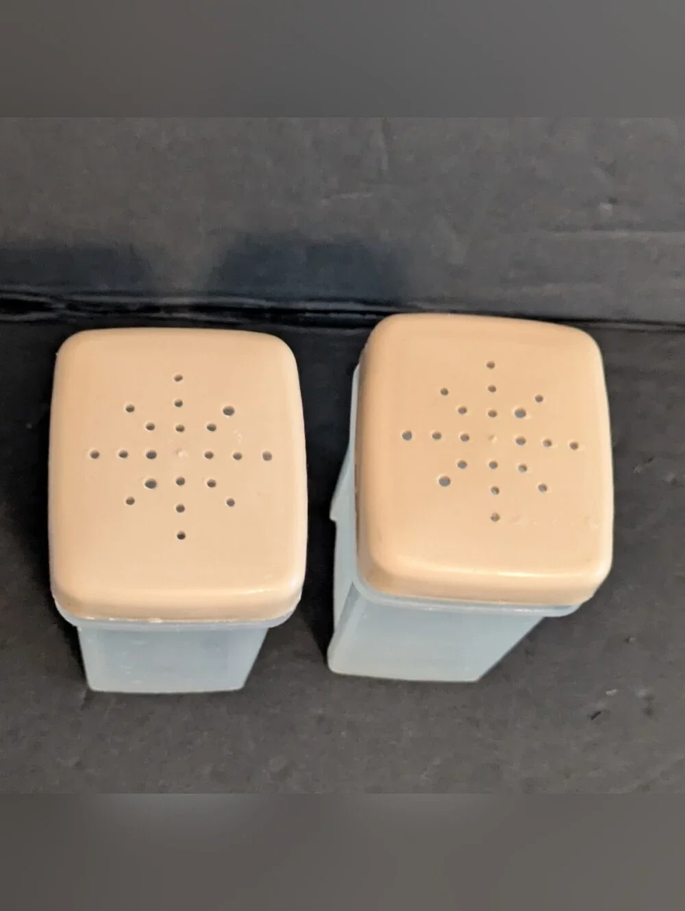 Sterilite Salt & Pepper Cream Top Frosted Plastic Shaker Set 2 Pack Vintage